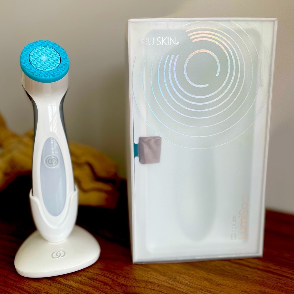NuSkin Nu Skin ageLOC LumiSpa Device Kit - like new With Box Set